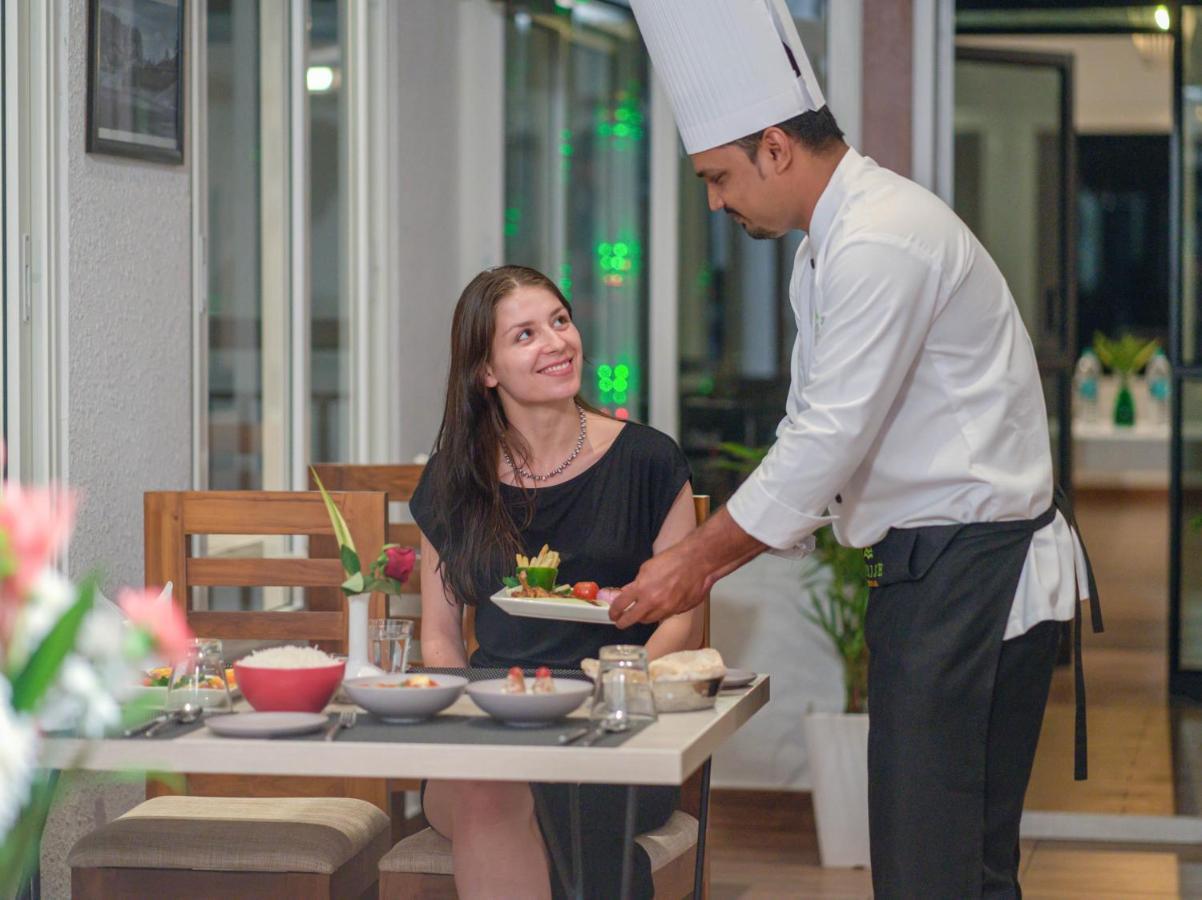 Sprise Munnar Resort And Spa Bagian luar foto