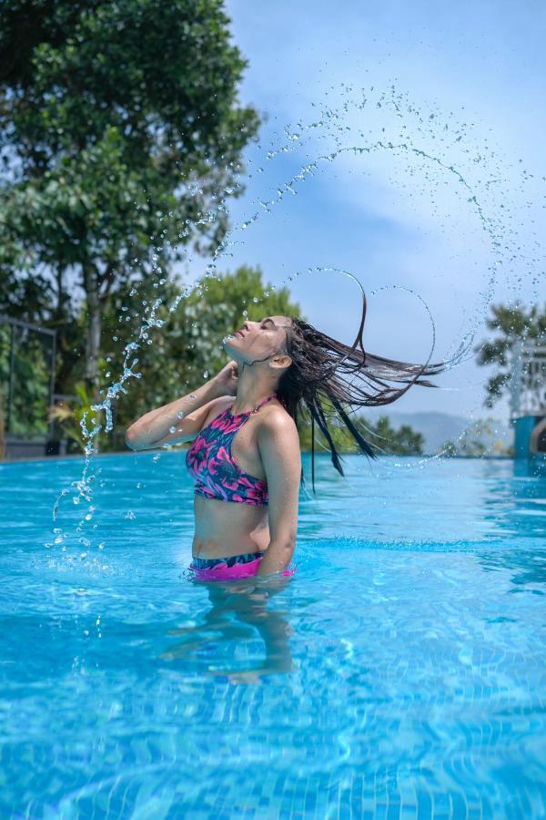 Sprise Munnar Resort And Spa Bagian luar foto